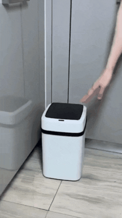 Caneca de Basura con Sensor